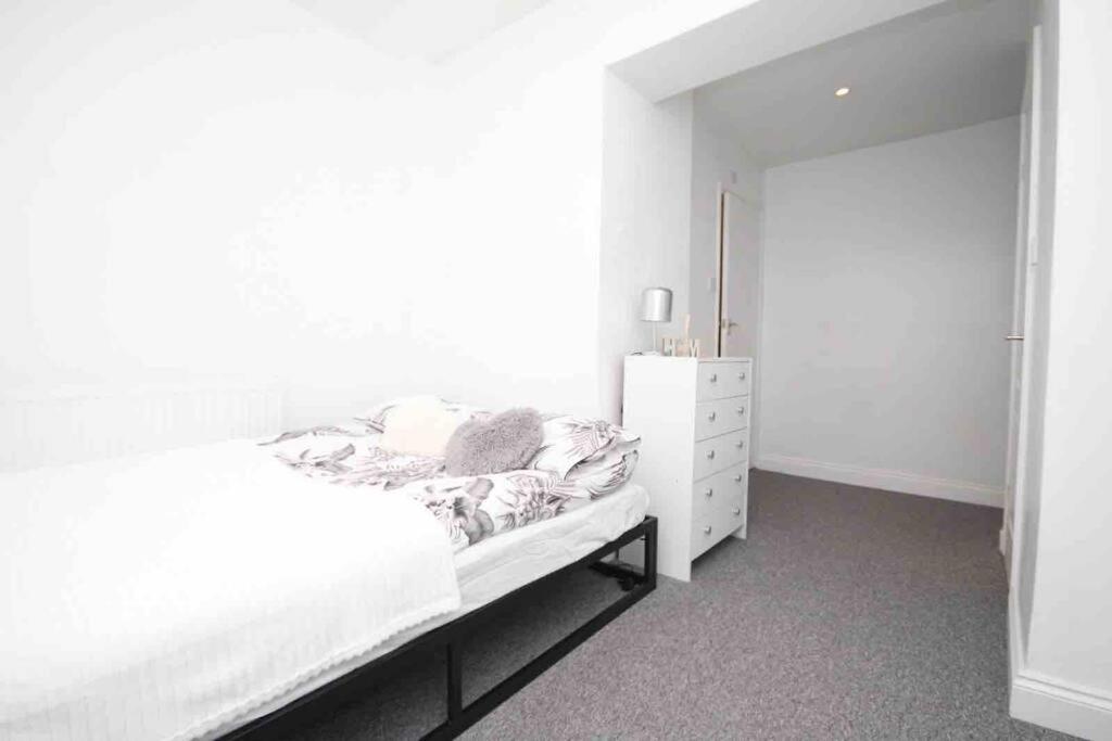 Apartment Well Located Hammersmih Flat
